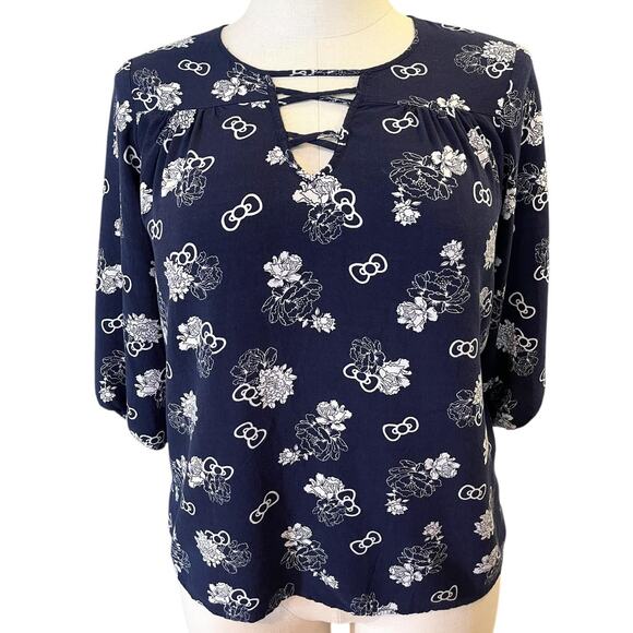 Torrid Hello Kitty Floral & Bow Heart Back Cutout Strappy Pullover Blouse Top 0X - Picture 2 of 3